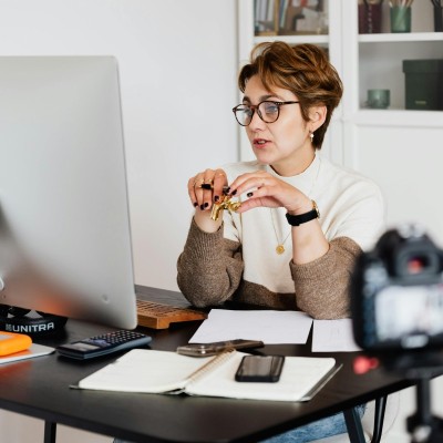 Ayşe Nur Alkan, Almanca Öğretmeni